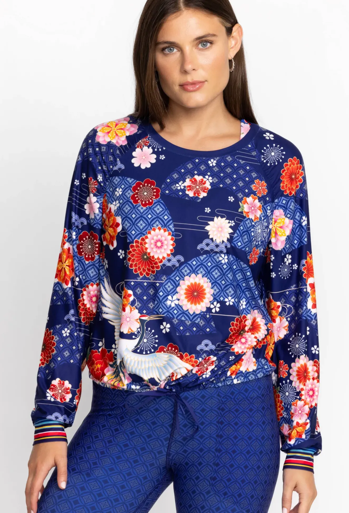 Bee Active Ruched Raglan Sleeve Pullover