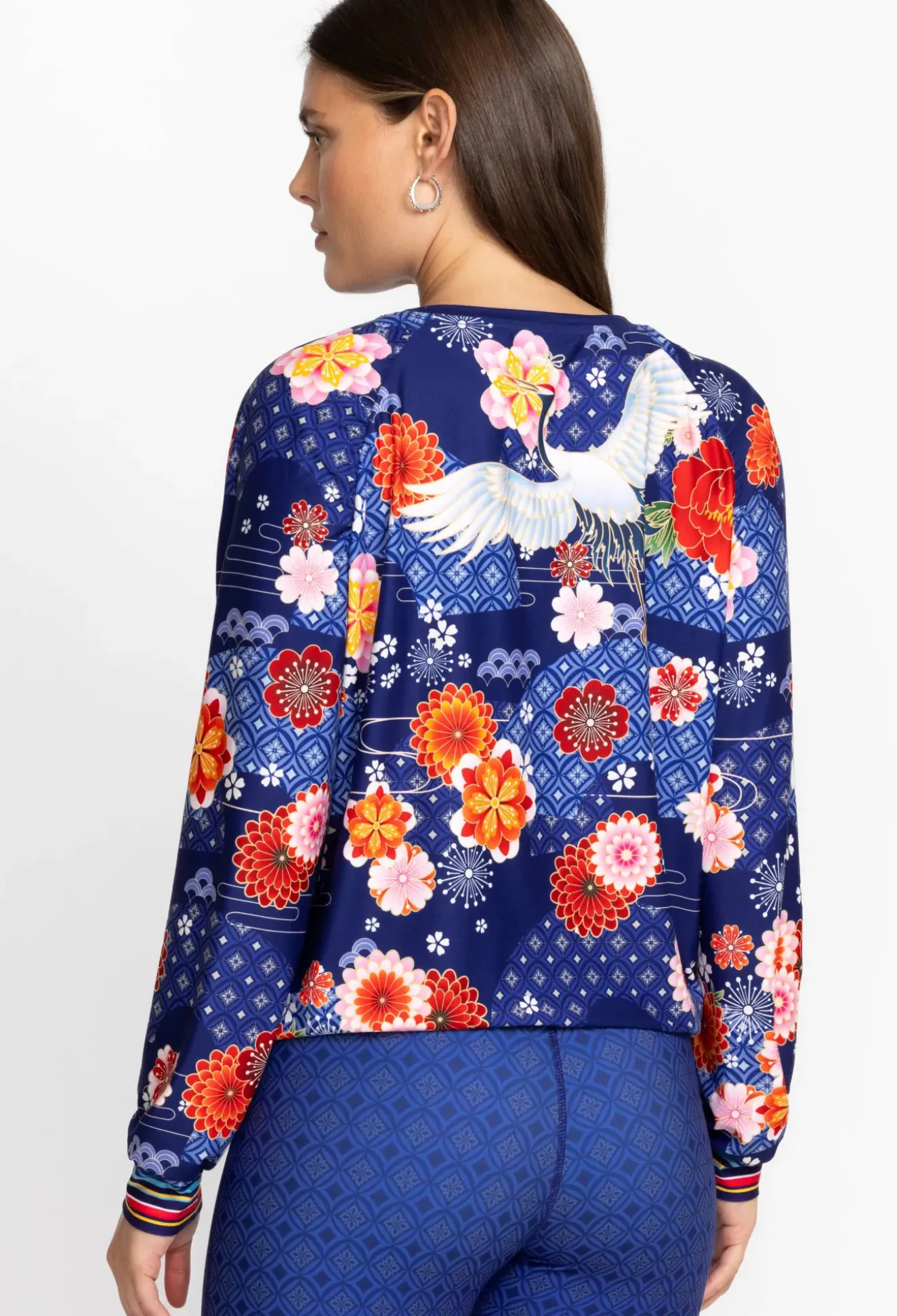 Bee Active Ruched Raglan Sleeve Pullover