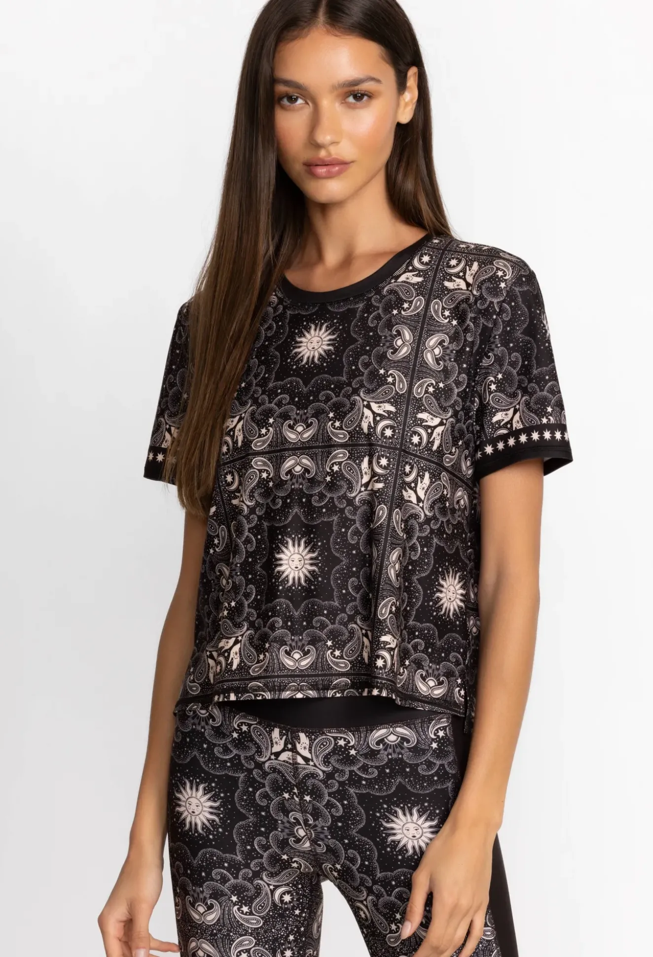 Bee Active Short Sleeve Step Hem Tee