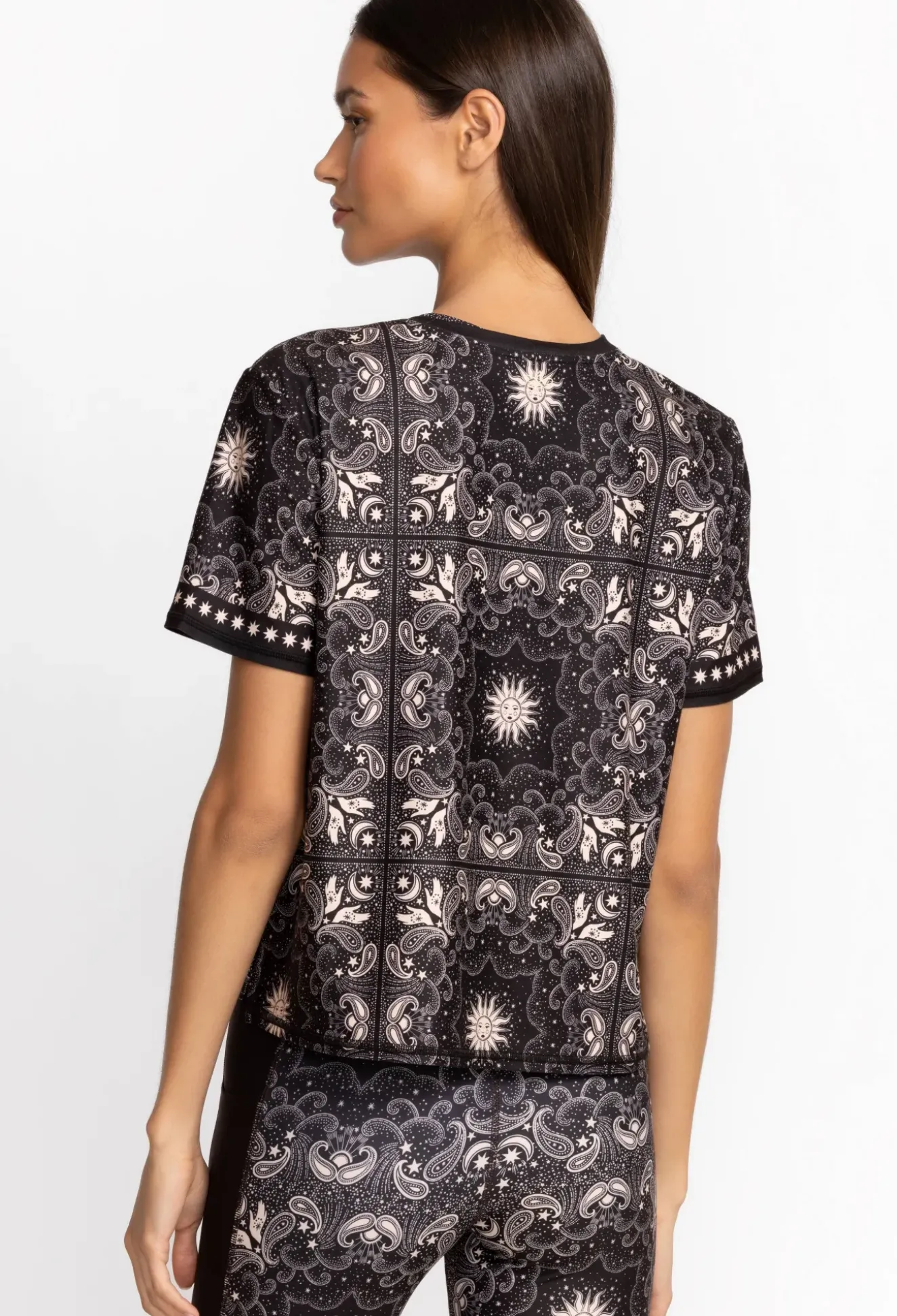 Bee Active Short Sleeve Step Hem Tee