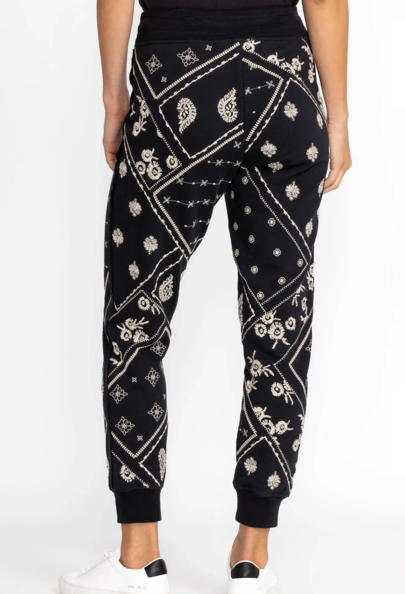 Devi Raw Seam Jogger