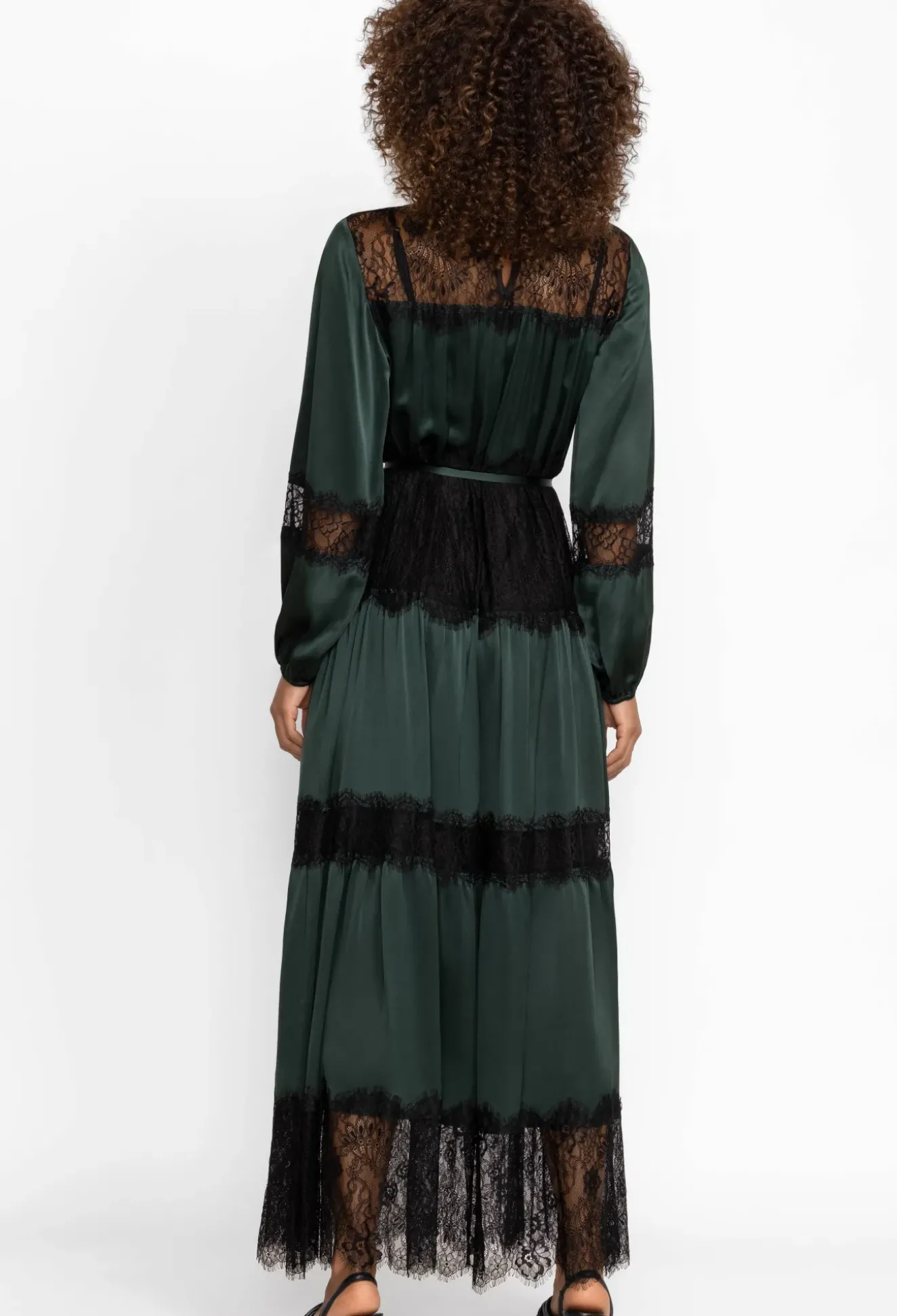 Ellie Lace Tiered Lace Maxi Dress