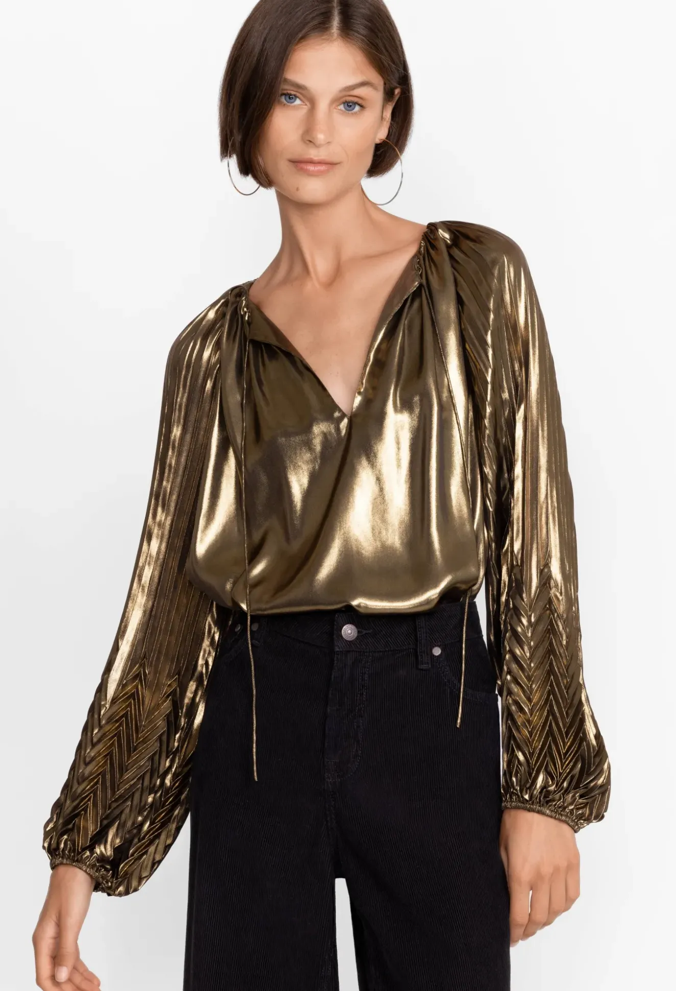 En Gem Pleated Blouse