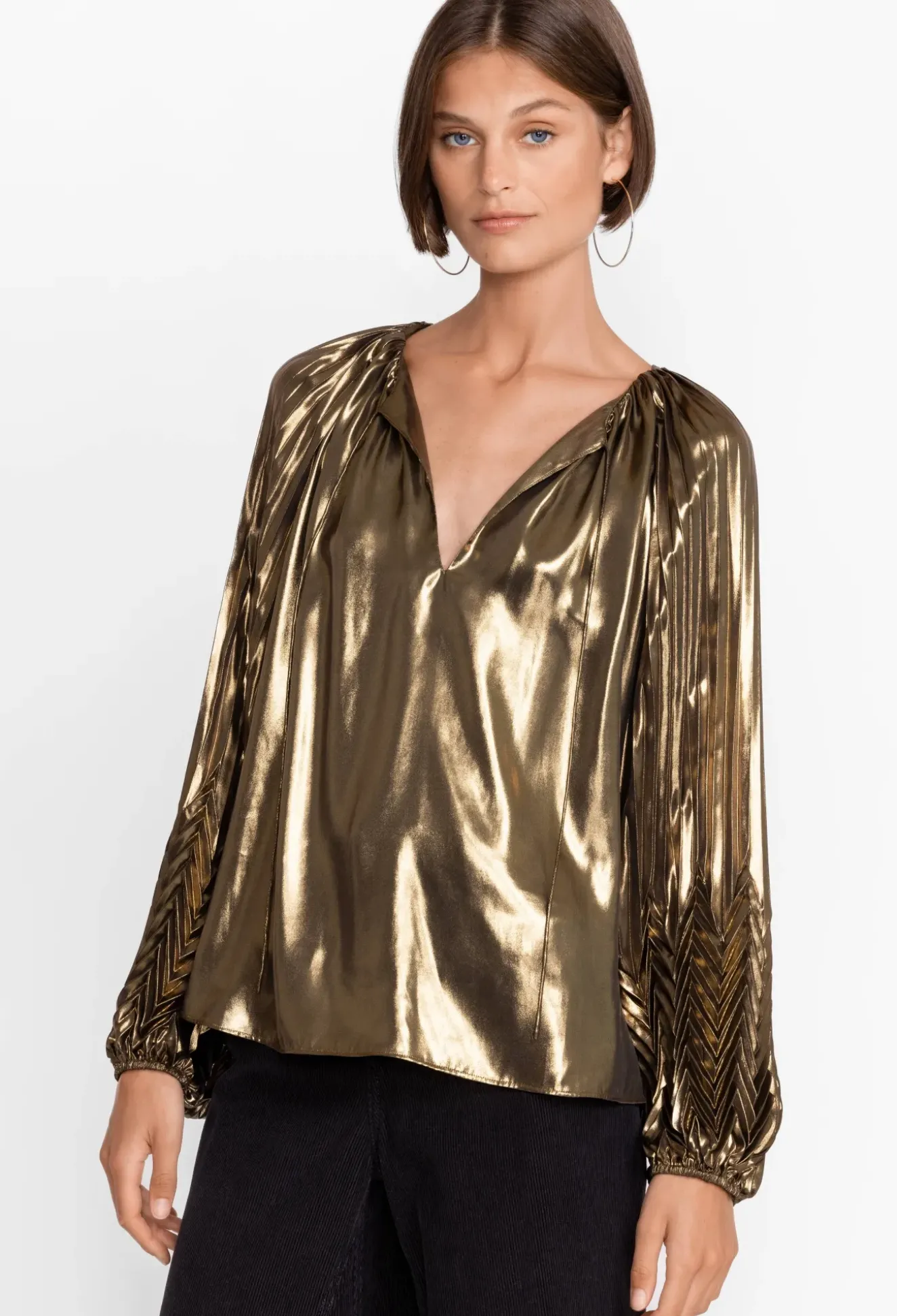 En Gem Pleated Blouse