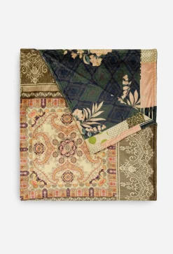 Laurel Canyon Cozy Blanket