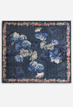 Laurel Canyon Cozy Blanket