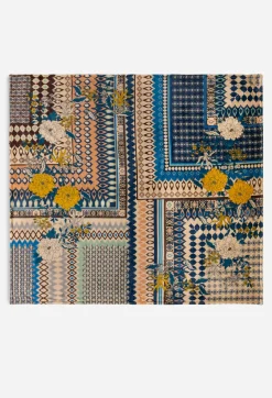 Laurel Canyon Cozy Blanket