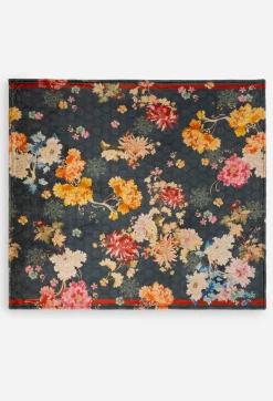 Laurel Canyon Cozy Blanket
