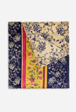 Laurel Canyon Cozy Blanket