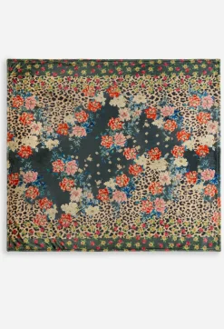 Laurel Canyon Cozy Blanket