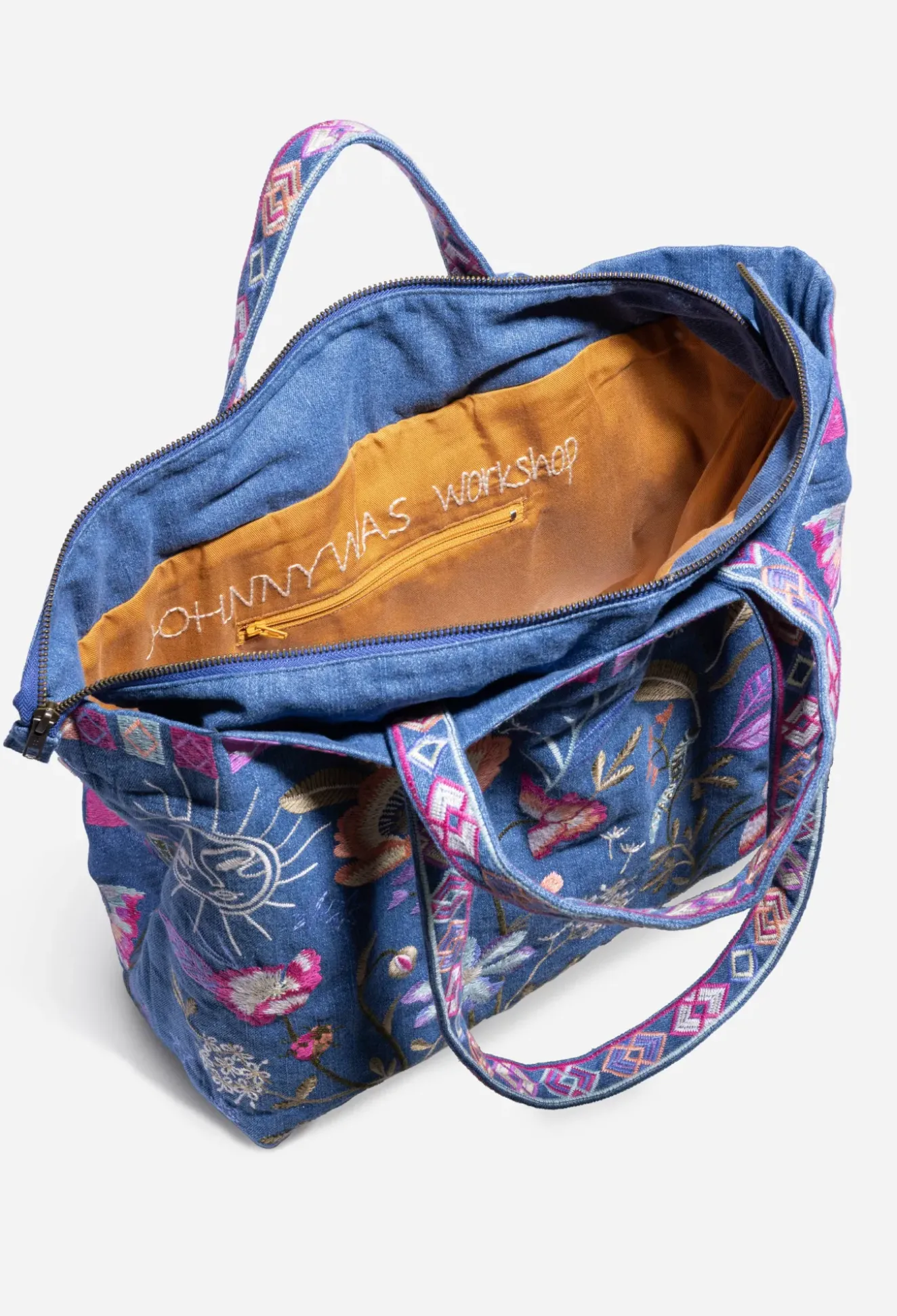 Nila Travel Tote