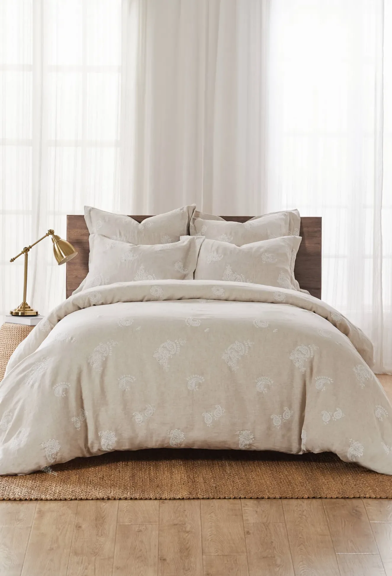 Skyler Eyelet Queen Linen Duvet